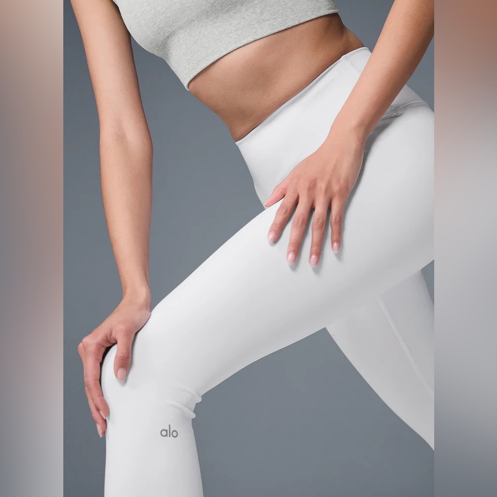 NEW Alo high waisted airbrush leggings in white